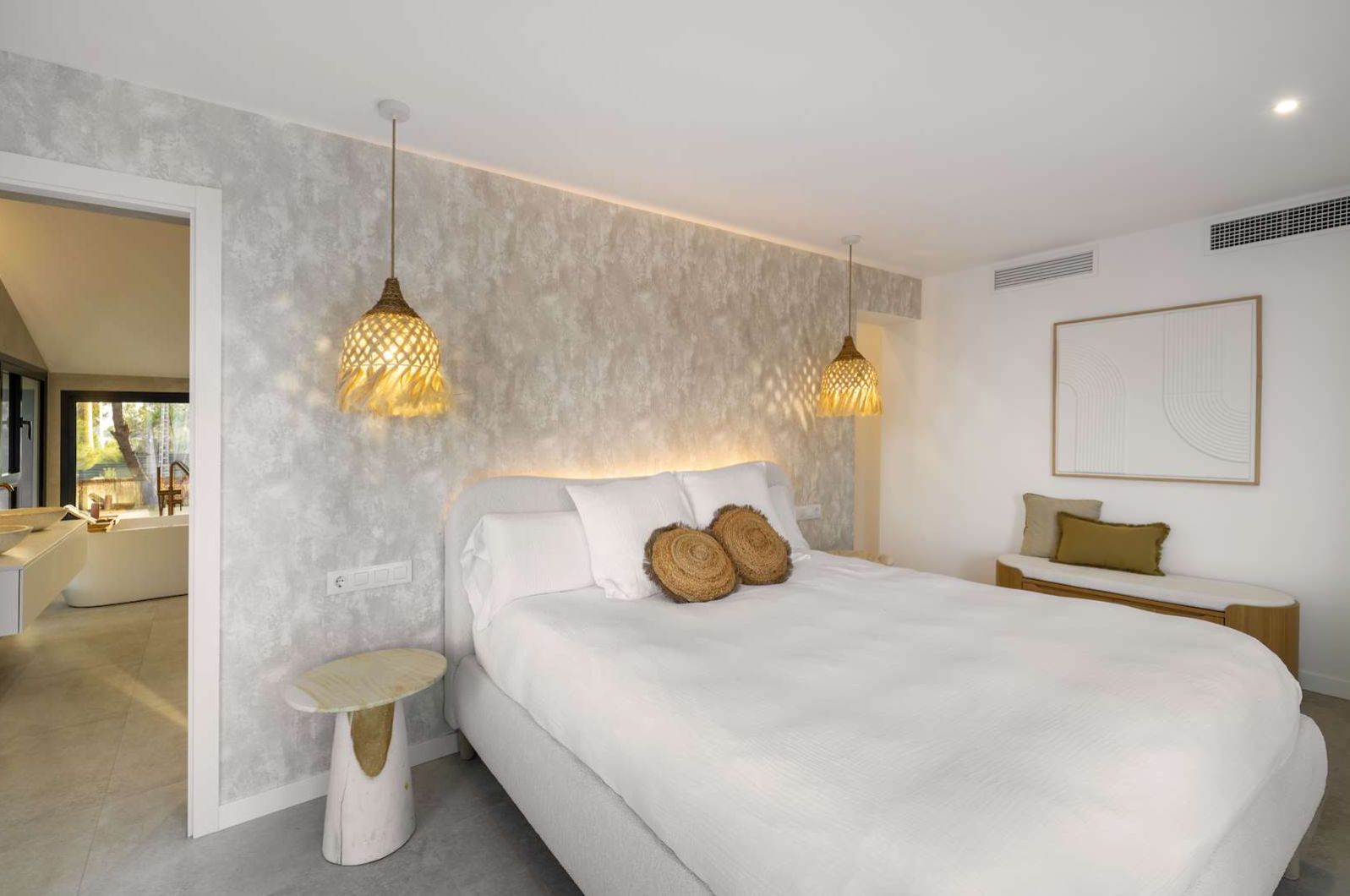 Chalet en venta con 4 habitaciones y piscina en Altea, Alicante.