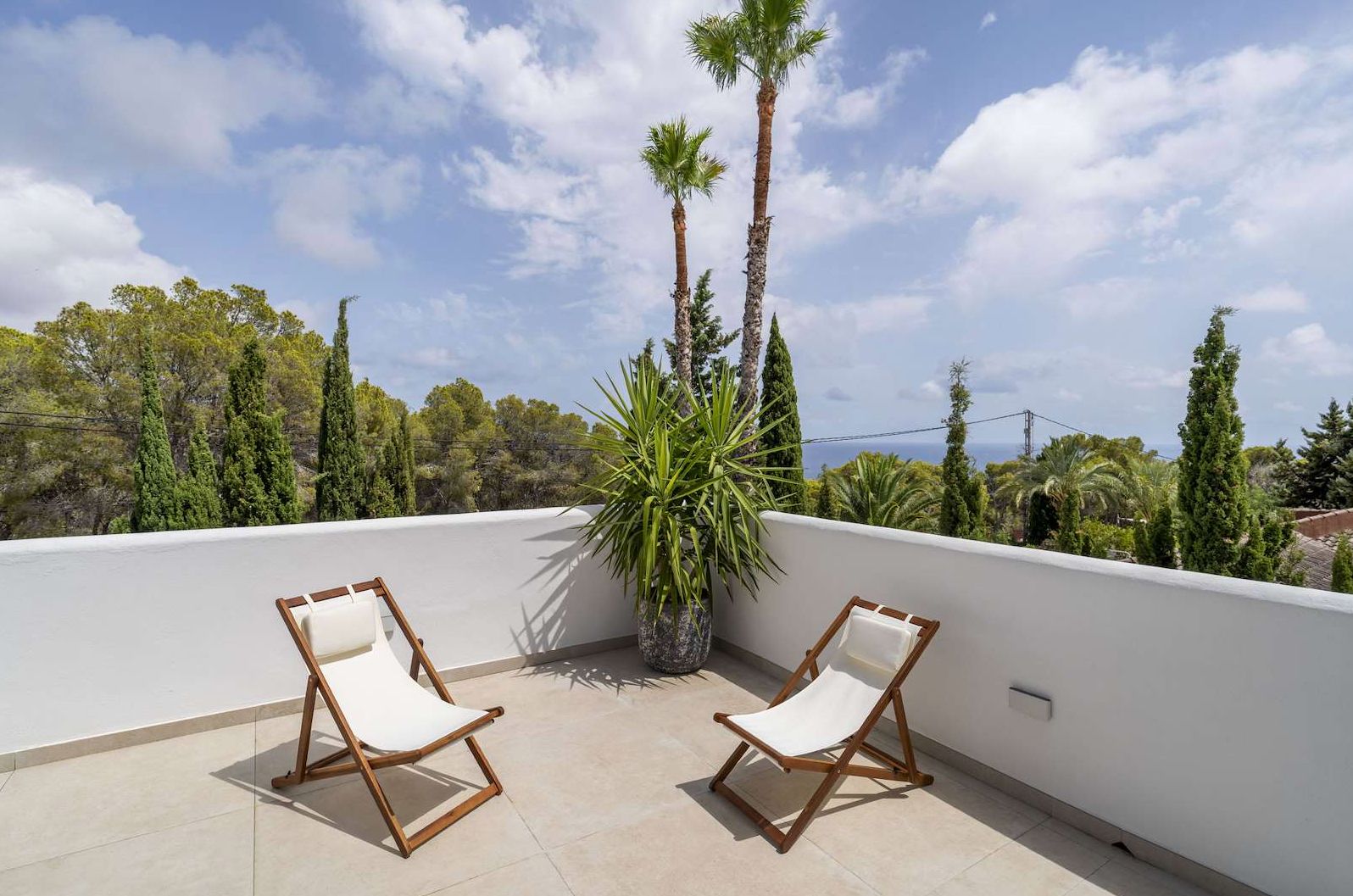 Chalet en venta con 4 habitaciones y piscina en Altea, Alicante.