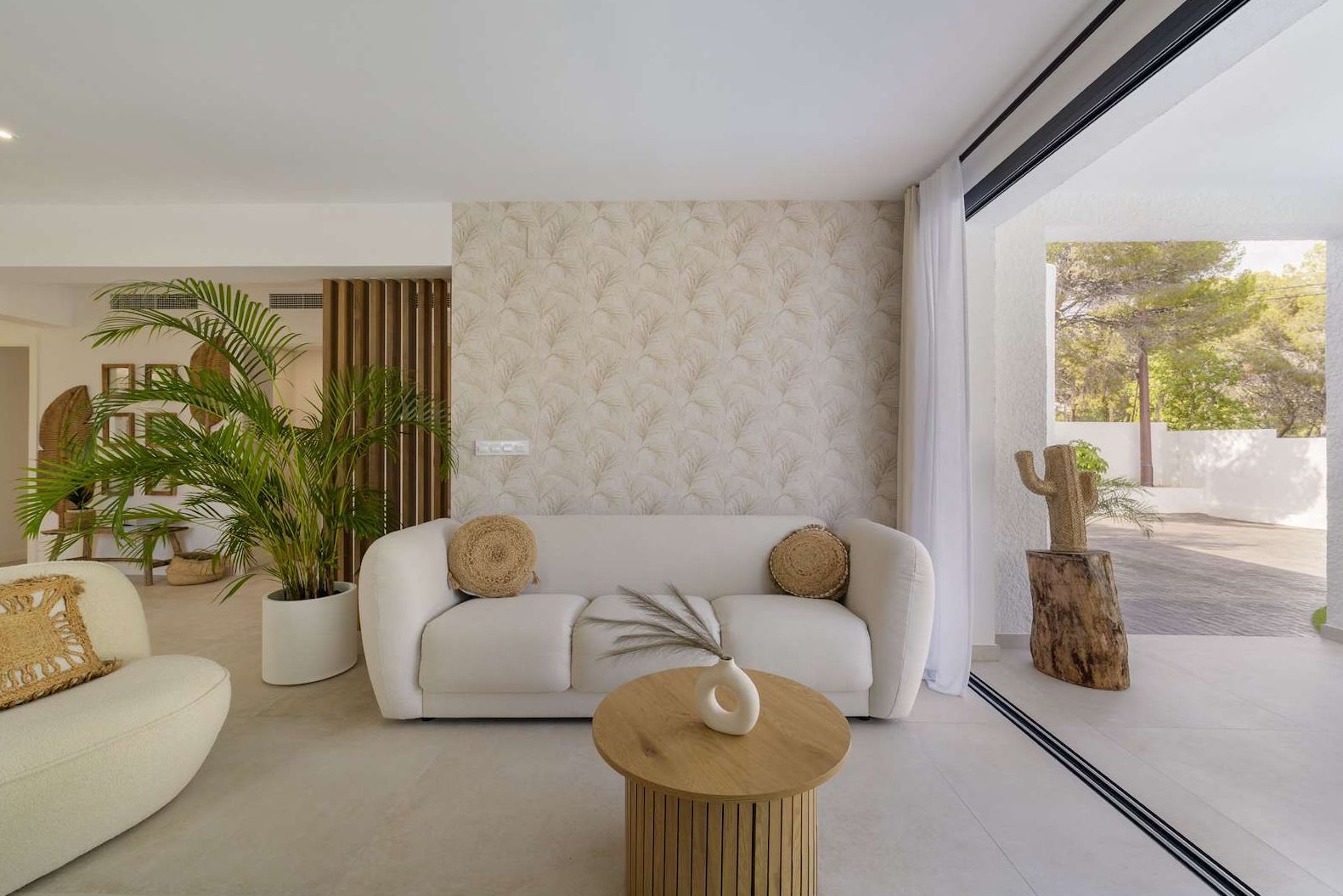 Chalet en venta con 4 habitaciones y piscina en Altea, Alicante.