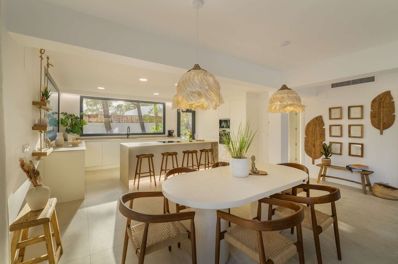 Chalet en venta con 4 habitaciones y piscina en Altea, Alicante.
