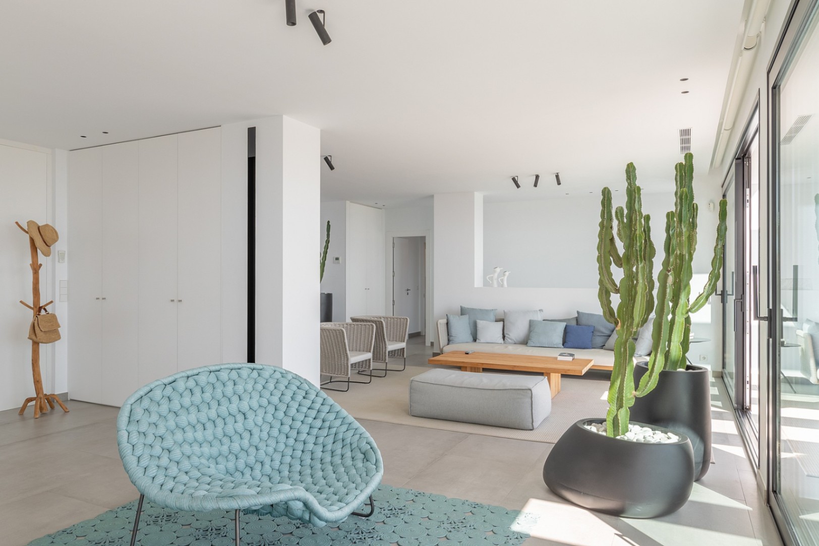 Luxusvilla in Altea: Panoramablick, modernes Design und ausgestattete Küche