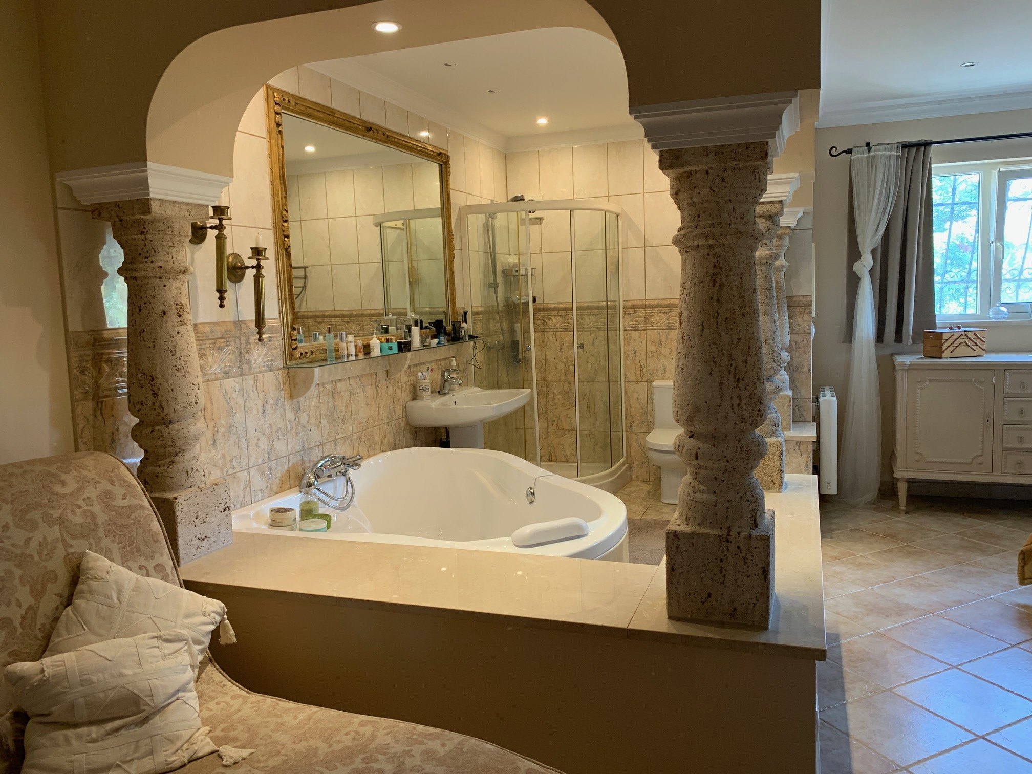 Eksklusivt villahotell i Alfaz del Pi: Luksus og komfort