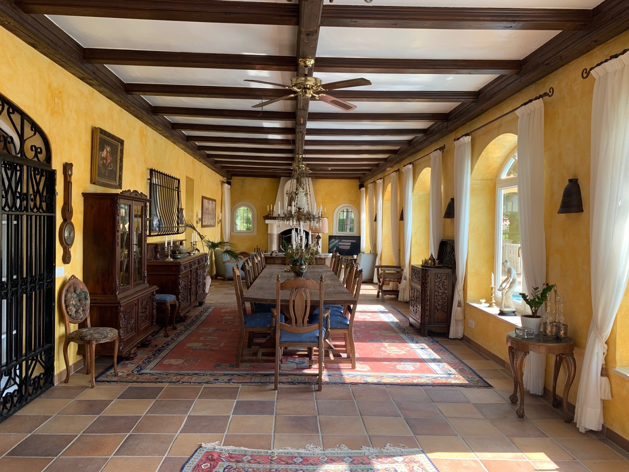 Exclusiva Villa Hotel en Alfaz del Pi: Lujo y Confort