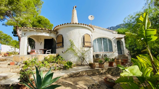 Villa de luxe à Don Cayo : élégance et confort exceptionnels