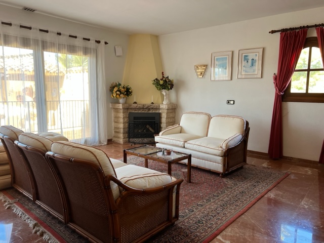Villa i Alfaz del Pi: Perfekt hem i ett utmärkt läge