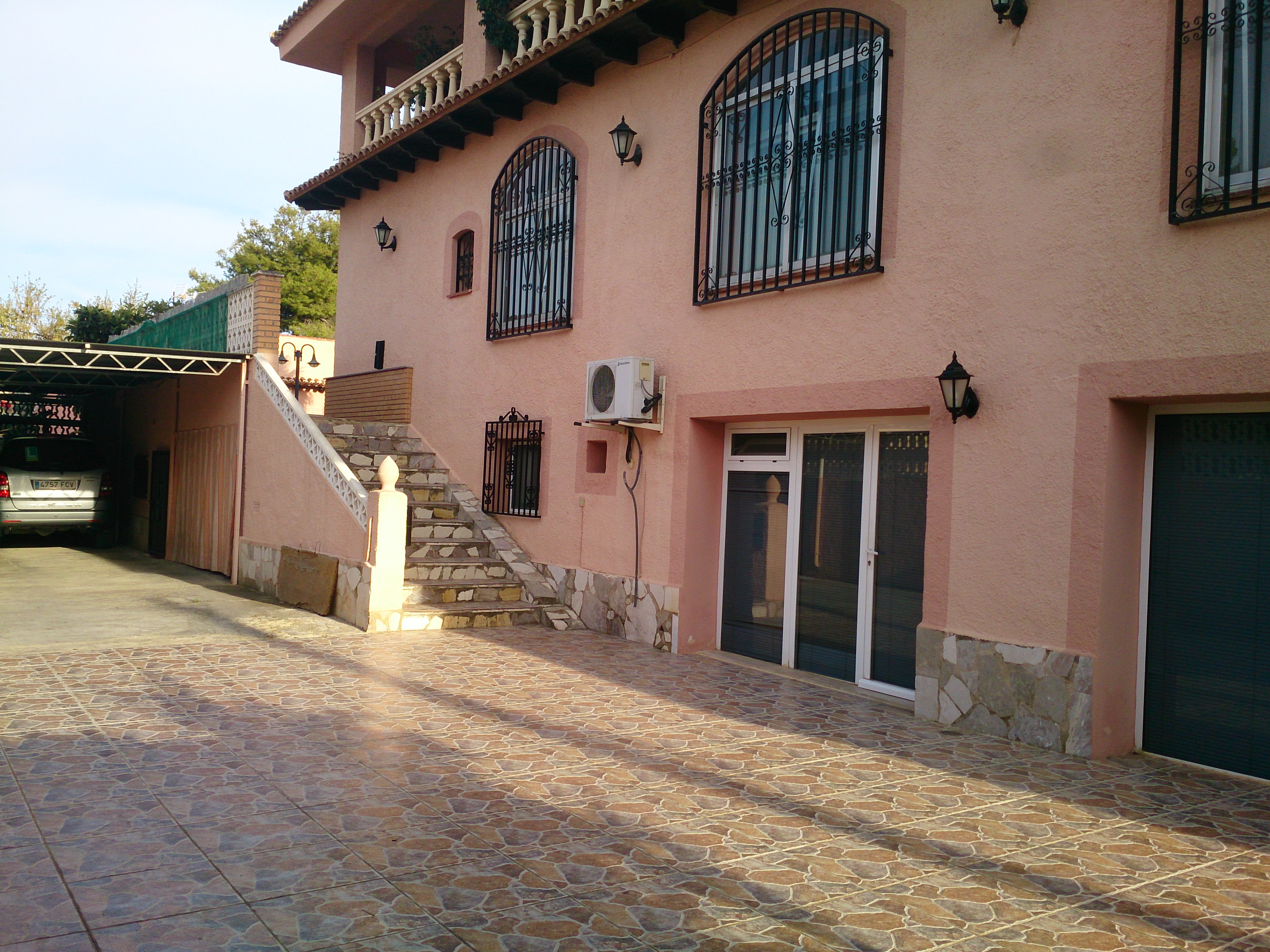 Вилла на продажу в Альбире: возможность инвестиций в недвижимость в Альбире