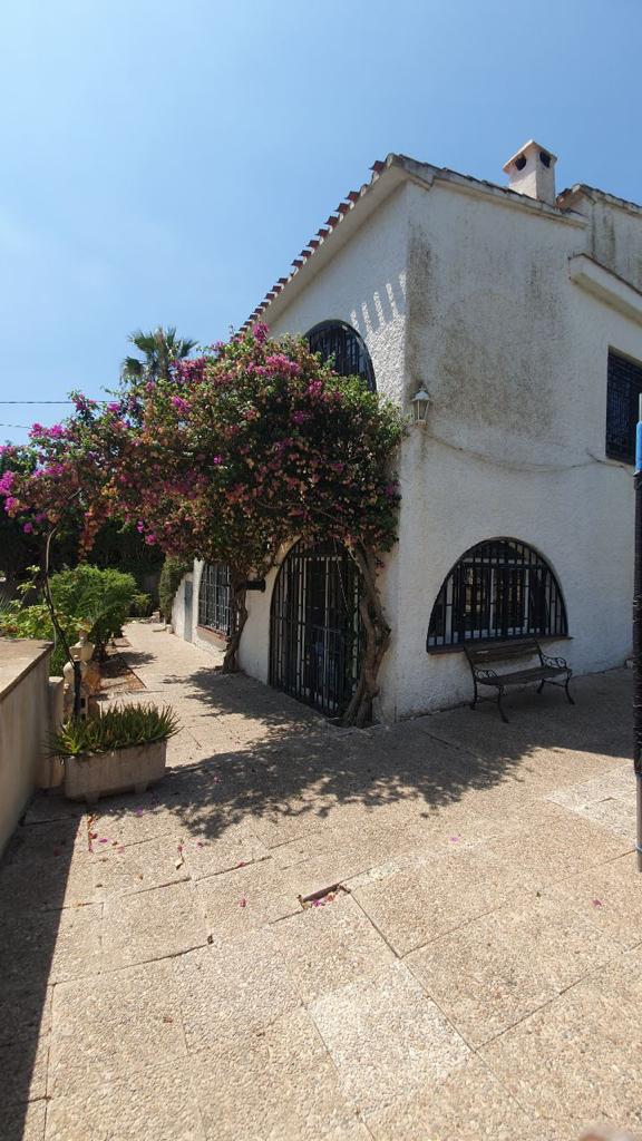 Charmantes Haus zum Verkauf in Alfaz del Pi mit Pool und Garten - Ihr Traumhaus erwartet Sie!